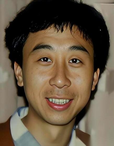 1993年，92岁的张学良见到了远道而来的冯巩。这场原本普普通通的晚辈拜访，却在