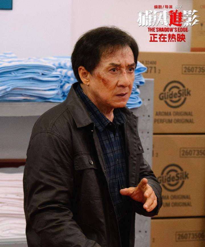 不知不觉，《捕风追影》票房10.5亿了！这部片子其实有点奇怪，虽然打的是港片标
