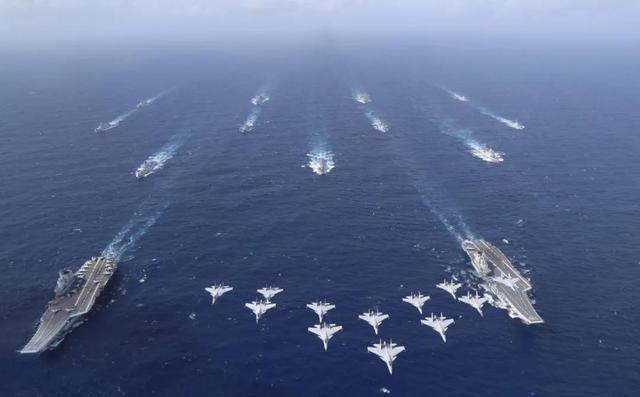 有网友表示,其实这是美国在给中国机会,中国一旦收复了台湾美国就会立马从中东撤军,