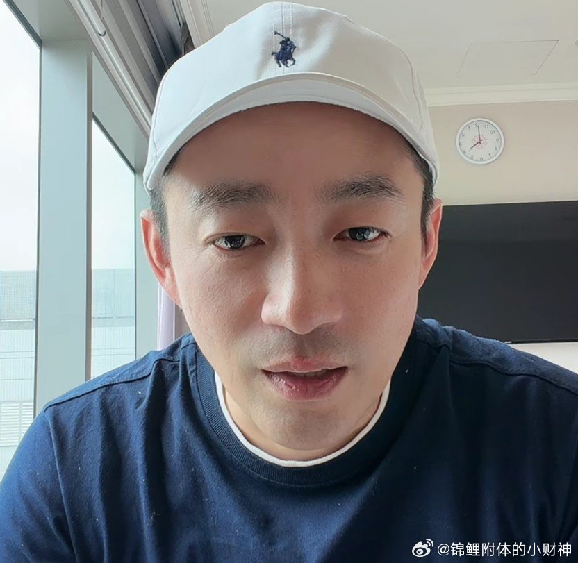 小菲又在说兰姐了，说得好难听啊说了不让兰姐发他喂奶的事情，她又发了，现在全网都知