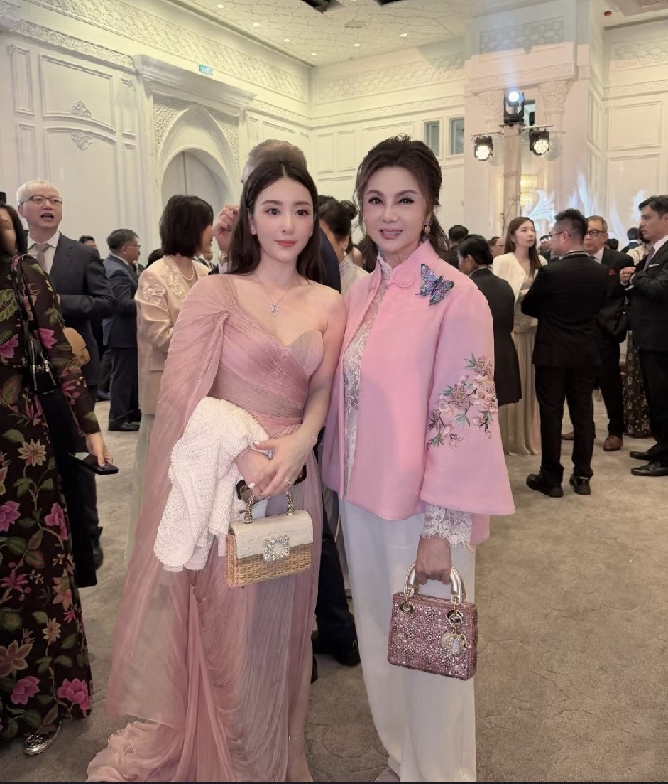 方媛这点做得很好，在澳门奚梦瑶答谢宴上，她不拿爱马仕包包，不喧宾夺主，在内娱也算体面的。她不闹事，不