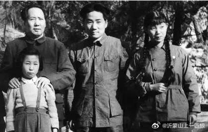【2022年主席儿媳刘思齐去世，李敏李讷未出席，却来了位“神秘人物”】2022年
