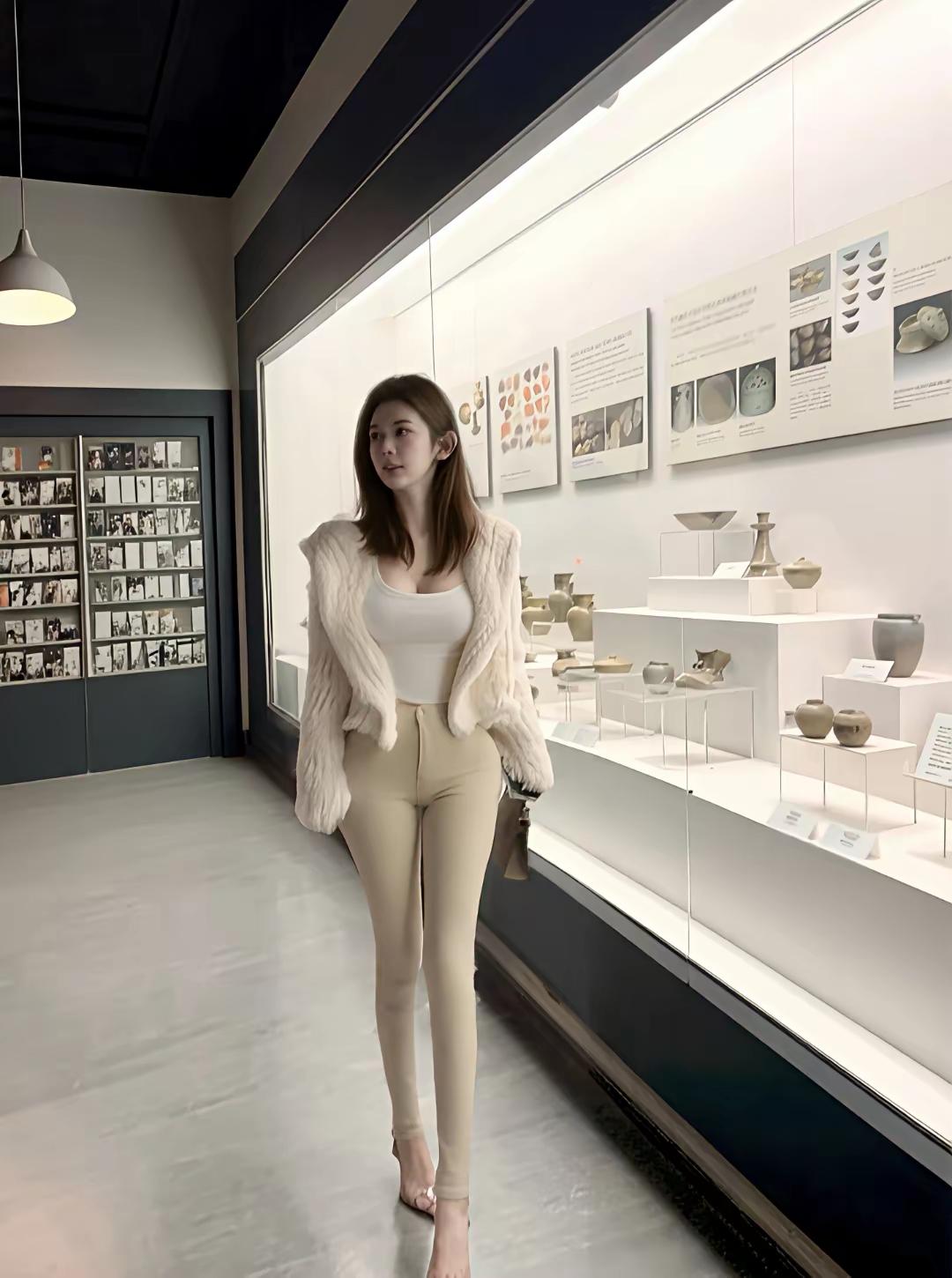 独自一个人参观博物馆🏛️
