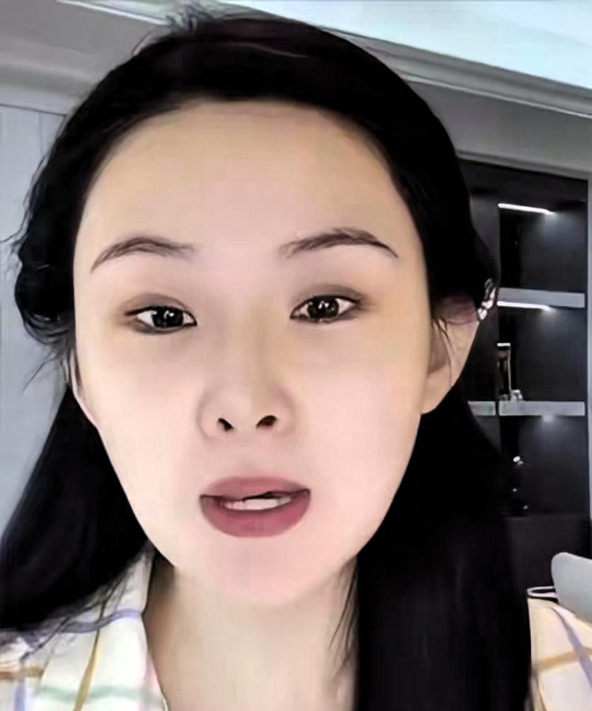 张颖颖直播开炮，这事儿真让人摸不着头脑最近张颖颖直播了，出了点事，她说了些关于