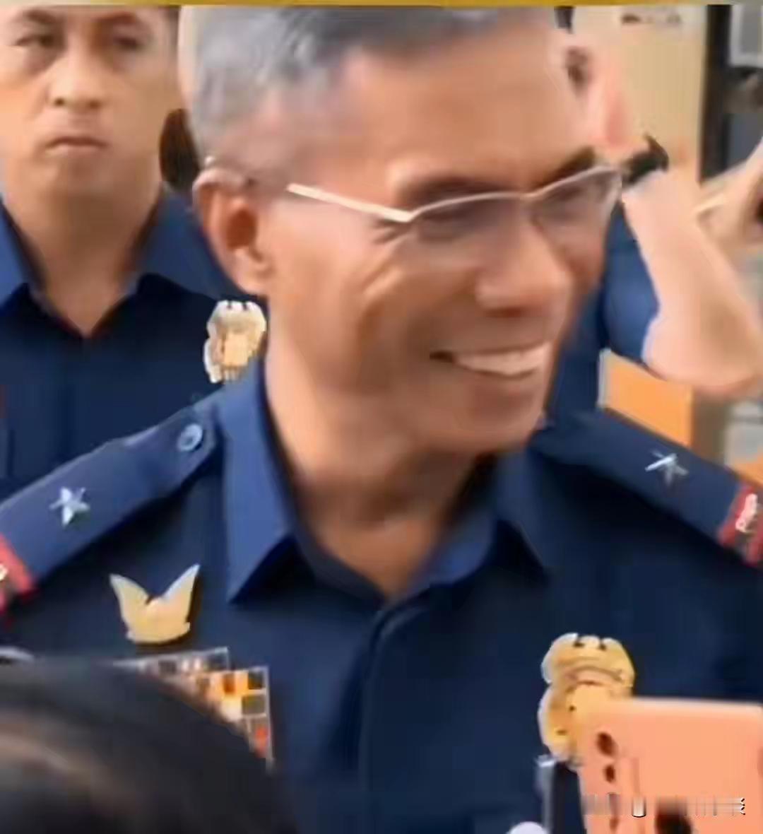 国际刑事法院向菲律宾警察喊话：站出来指证杜特尔特。这儿先不讨论杜特尔特有没有罪，