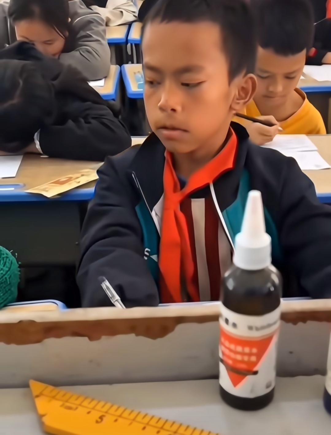 满脑子都是对知识的渴望～[无奈吐舌]