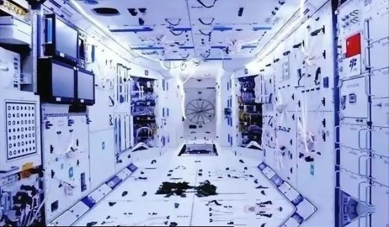 技不如人？为啥中国空间站只能上3个人，而国际空间站却能达到十几人？说的直白一些，