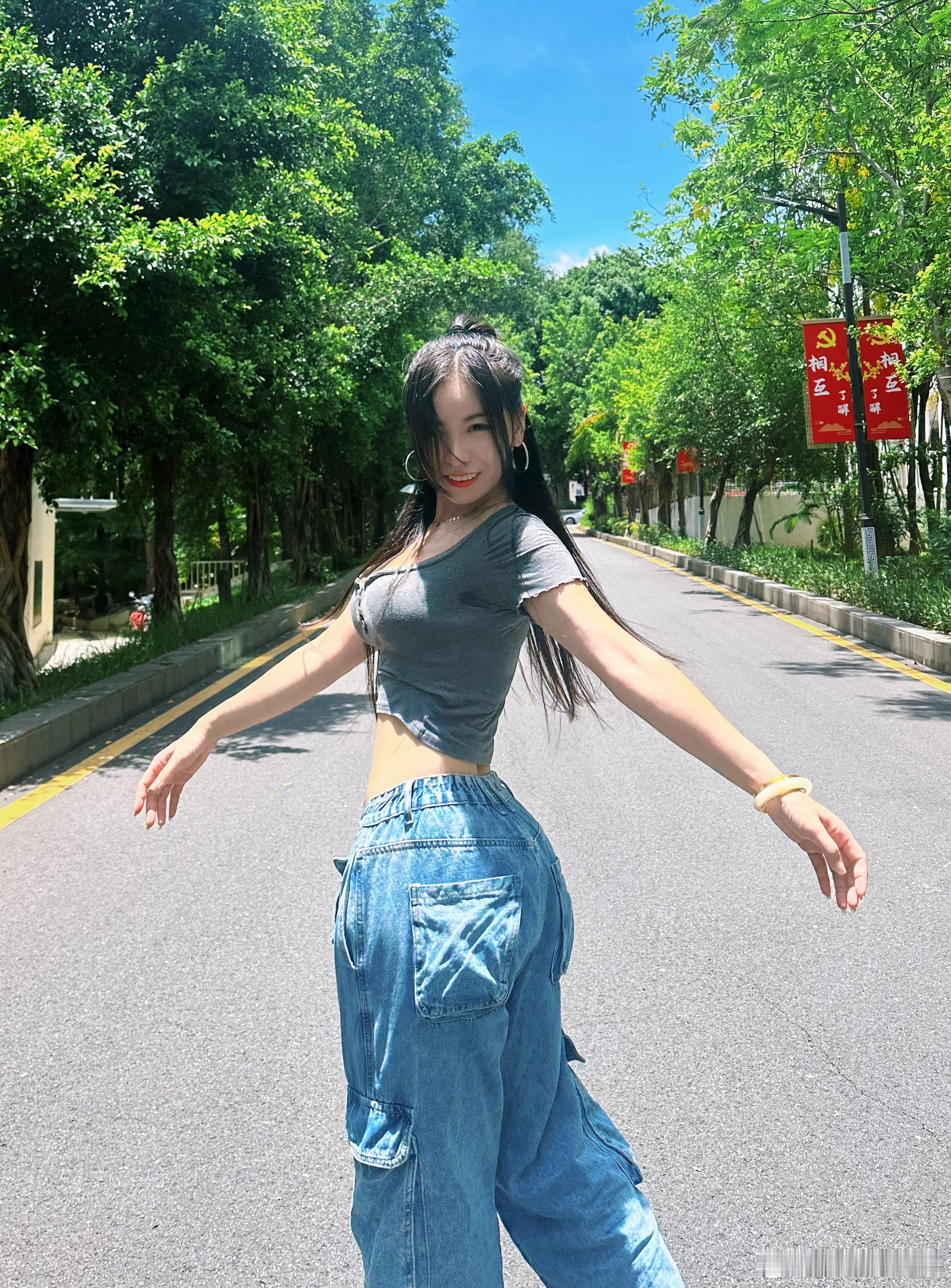 💙自在，不是让每个人都喜欢你，💙而是喜不喜欢都随你，管求你。💙你若盛开，管