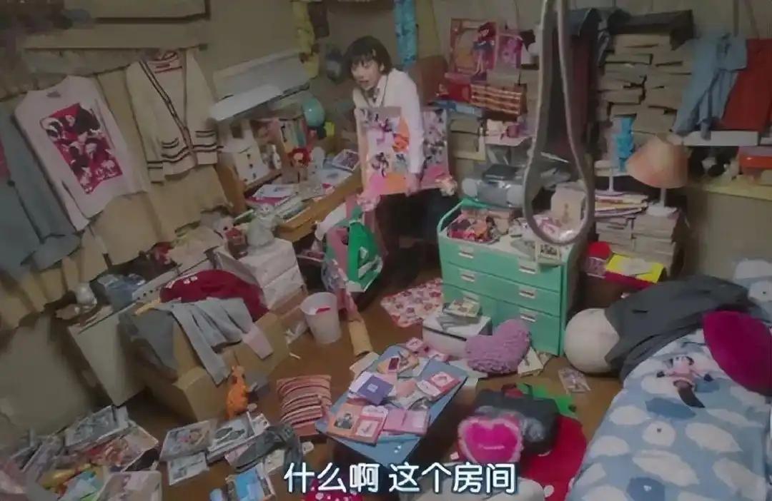 9㎡香港蜗居火了！一个人住竟塞下厨卫+双人床，网友：这才是真·空间魔法博主@