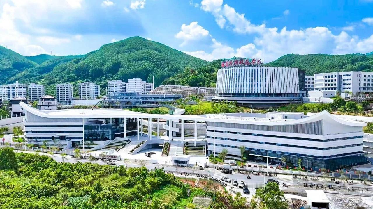 【投资3.9亿！福建一知名公办本科高校扩建】福建的高校也在疯狂扩建！日前，据福