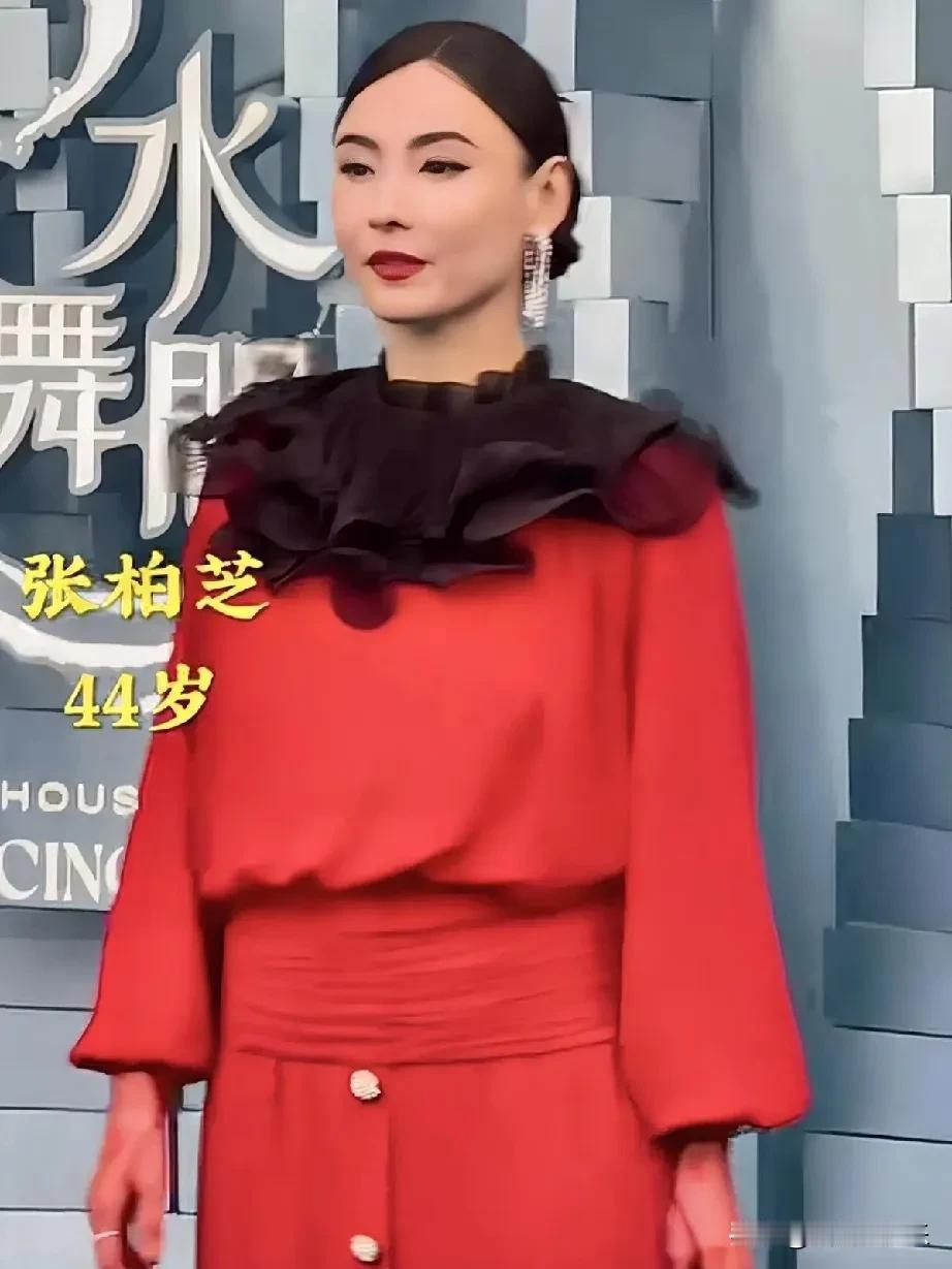 出席澳门水舞间红毯的女星，你觉得谁最好看？在澳门水舞间红毯上，众多女星争奇