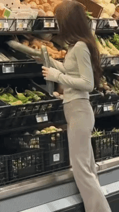 网友：一看就知道，这是一个黄花大闺女！[捂脸哭][捂脸哭][捂脸哭]