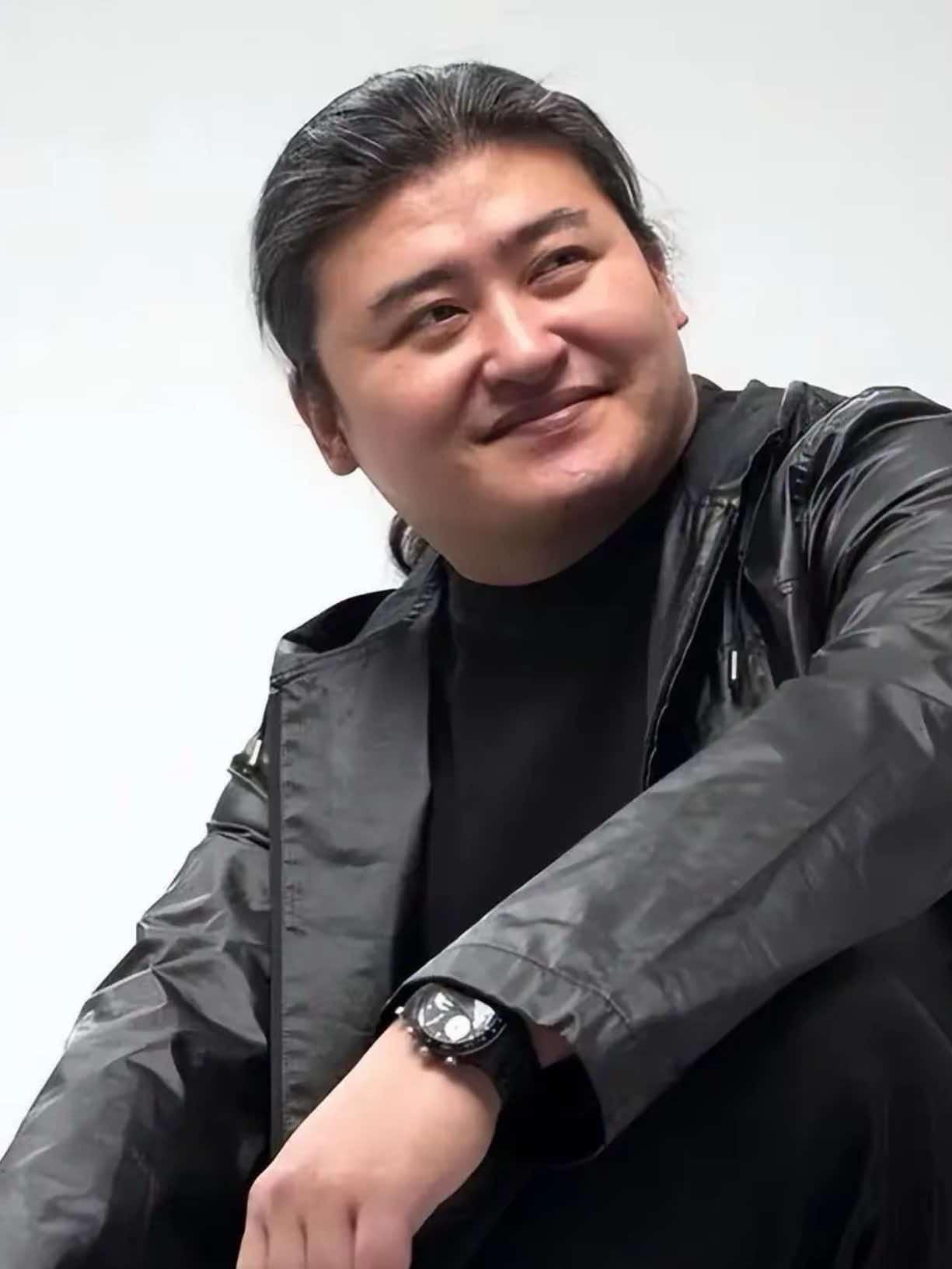 我问我妈，刘欢中秋节就去世了，为什么今天才发讣告？我妈叹了口气说，大概率是他