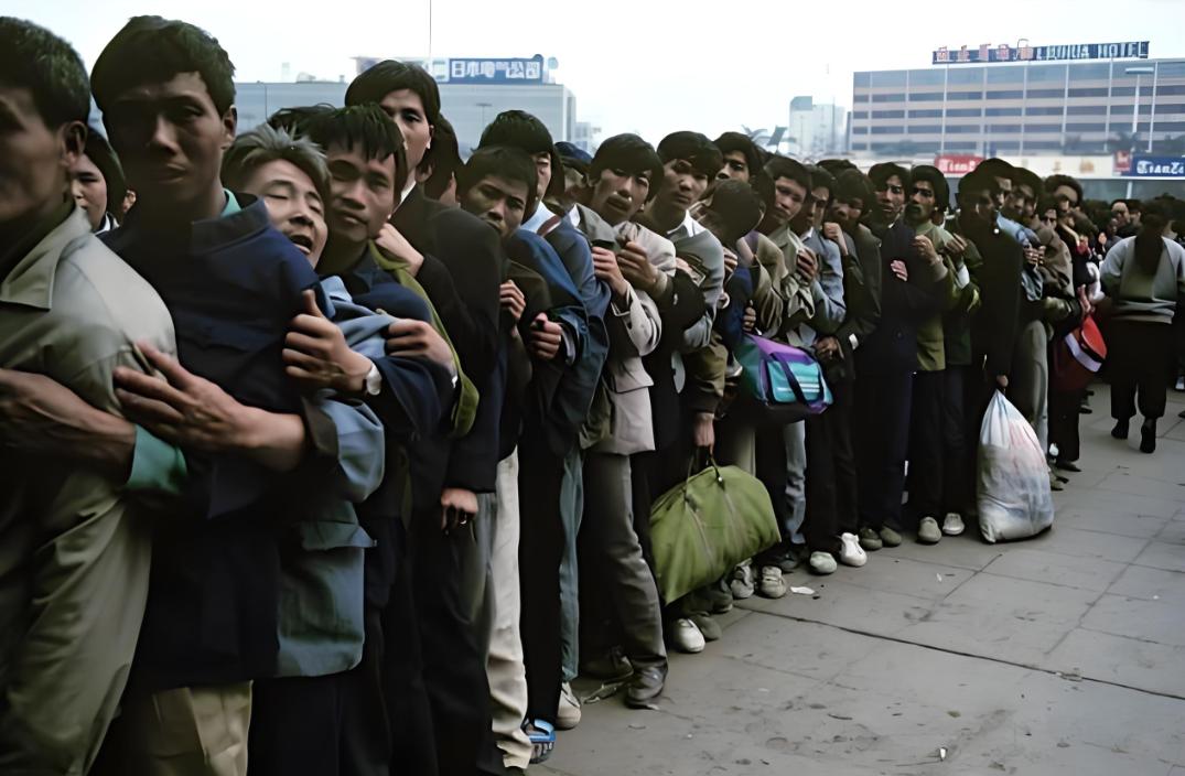 关于中国人性格上的弱点，陈寅恪有一种观点，他认为中国人固然聪明，在拆解眼前的困局