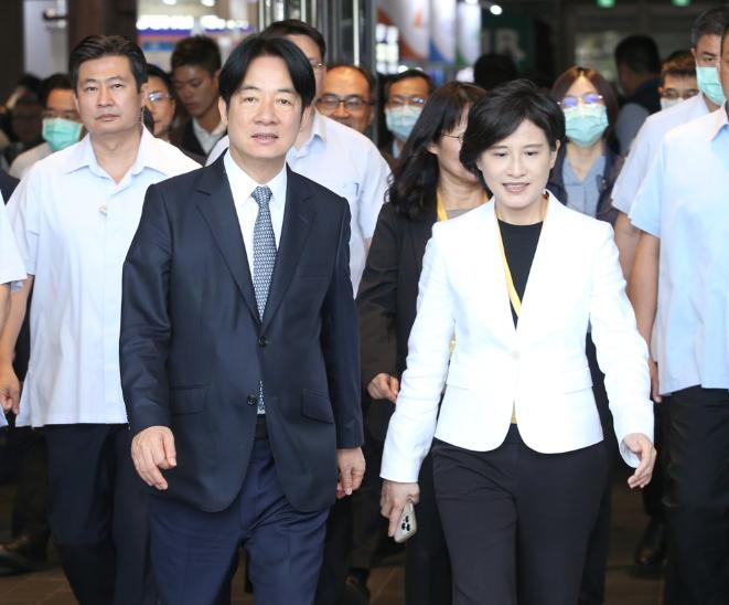 扛着绿旗反绿营！民进党前资深党员吴子嘉当面“开怼”赖清德一派：动不动就在大陆面前