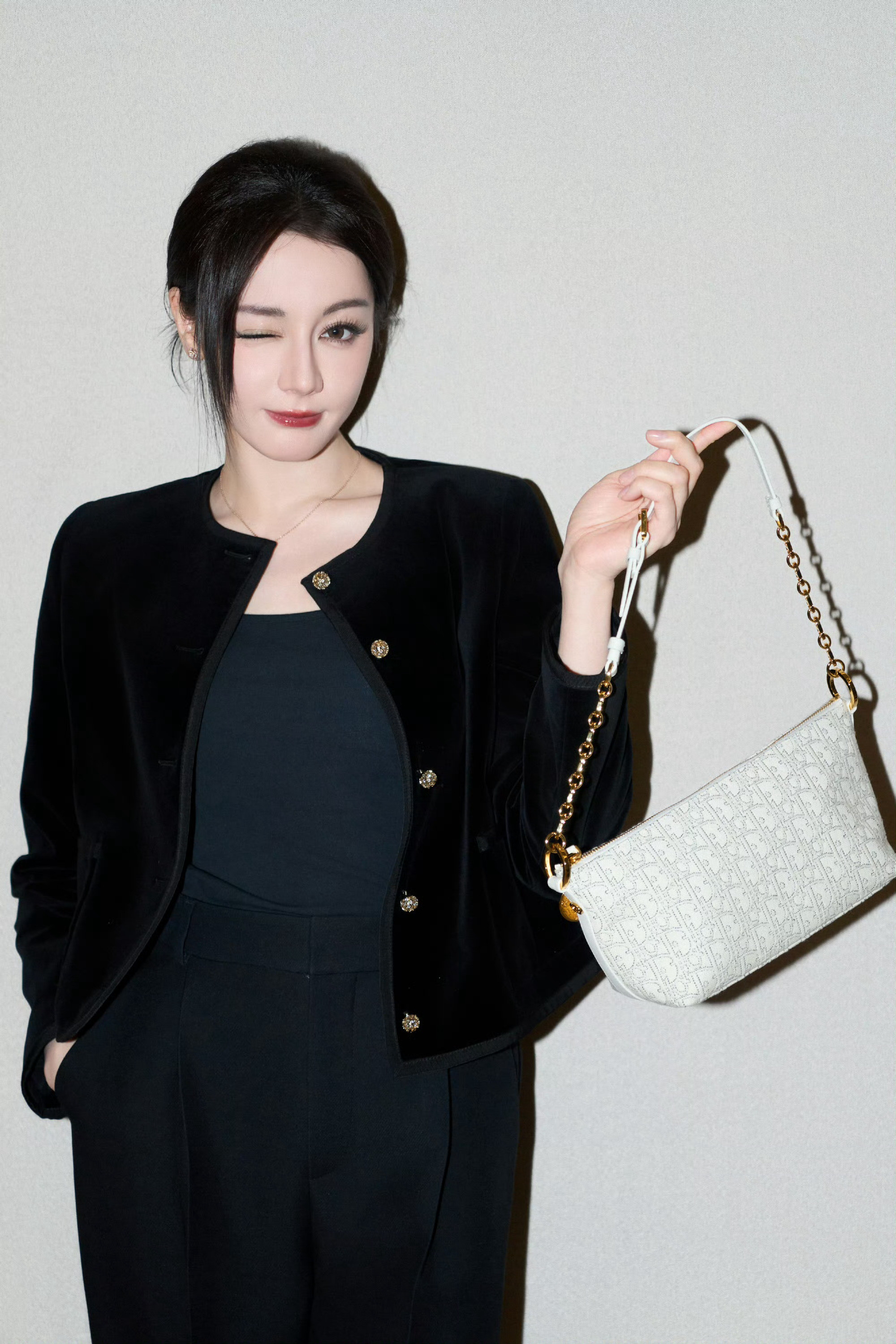 迪丽热巴聂九罗演的非常好，这套也好看