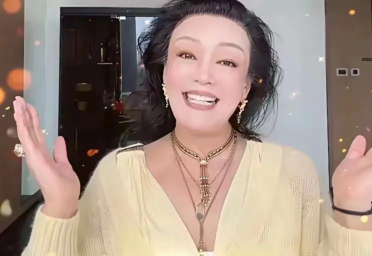 想不服，那都真是不行！战兰毕竟就是战兰，一声不响的，就这样默默地，马上就宣誓了她