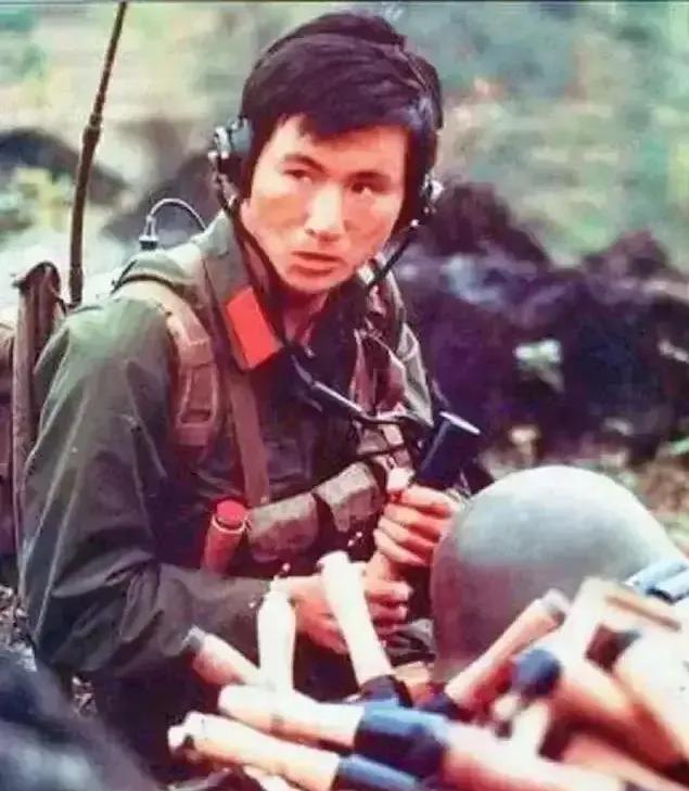 1985年，老山战场上，杨启良歼敌18人，转业后却遭地方恶霸刁难，他看了恶霸一眼