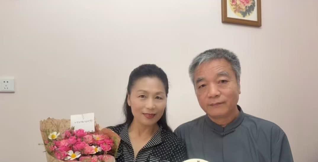 陆虎爹妈秀结婚40周年纪念翻车了。简直不要太搞笑。终于知道陆虎的综艺嫡长