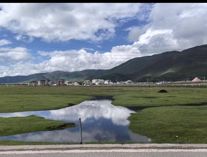“我们要小心，美国AI应该是已经准备好攻击全世界了。现在AI的发展用，在正的方面