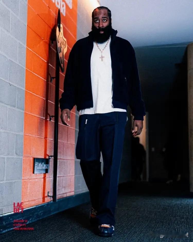 ESPN真是太看得起快船巨星哈登了！明天快船将会坐镇主场迎战黄蜂，值得一提的是，