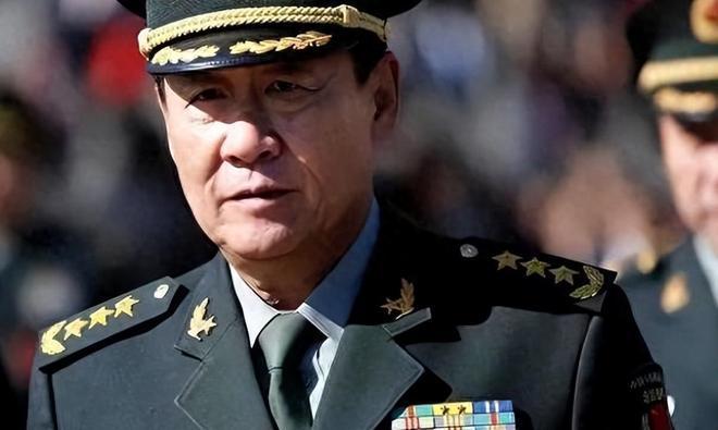 晋升上将要满足哪些条件？在过去很长时间，军官要想晋升为上将，必须同时满足两个