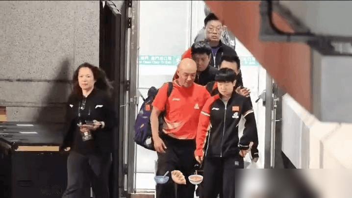 莎莎小分队、肖指导、coco、翔哥和德华一起回去了！！简单说下发生了什么：