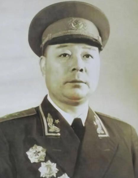1939年，战友们给24岁的八路军副旅长介绍了一个女排长，谁知，当副旅长去找女排