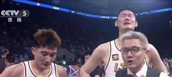 孙铭徽：右脚踝韧带撕裂（2月伤），预计4月中复出，久疏战阵。胡金秋：肩伤+肌肉