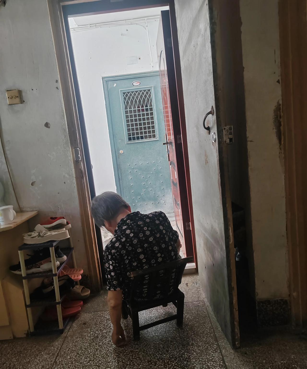我对自己生命的期许是75岁，活到中国人平均寿命就好了。当我讲出这句话时，有朋友