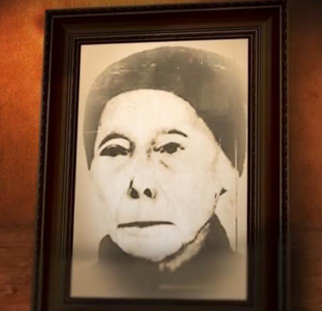 1933年9月，湖北黄袍山被敌军重重包围。村民瑟瑟发抖，村长当场被毙。敌人咆哮：