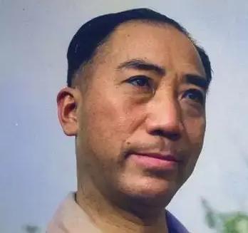 军统老人王蒲臣说，他在特务处刚当秘书时，戴笠动不动打电话来，故意问某个人的电话号