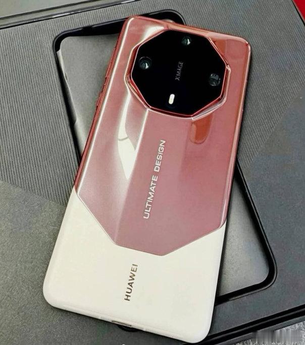 华为Mate90RS非凡大师看起来质感不错，估计首发很难抢​