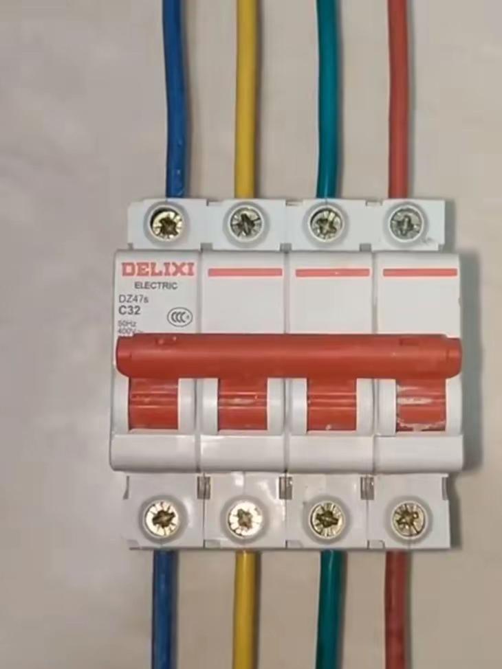 现在电工真是工资低还要懂得多吗?是的，特别是物业电工，他们的电工技能不一定要