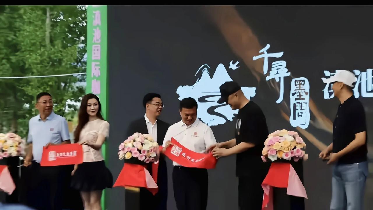 李亚鹏做生意经常失败，但是千寻墨问民宿这个品牌算是成功的案例说起李亚鹏做生意，