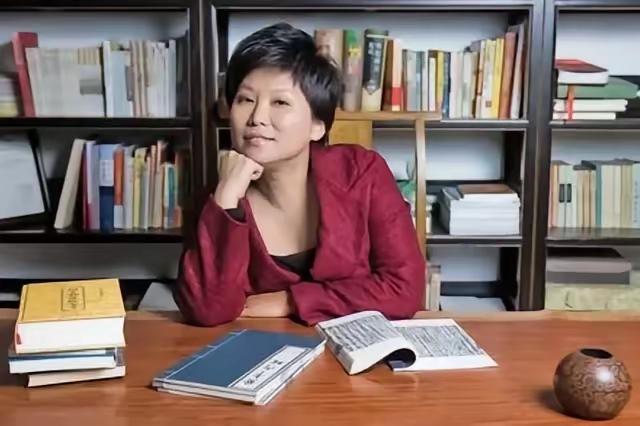 北京中医药大学教授曲黎敏说：“中国古人娶老婆不看长相，也不看才华，而是看屁股！”