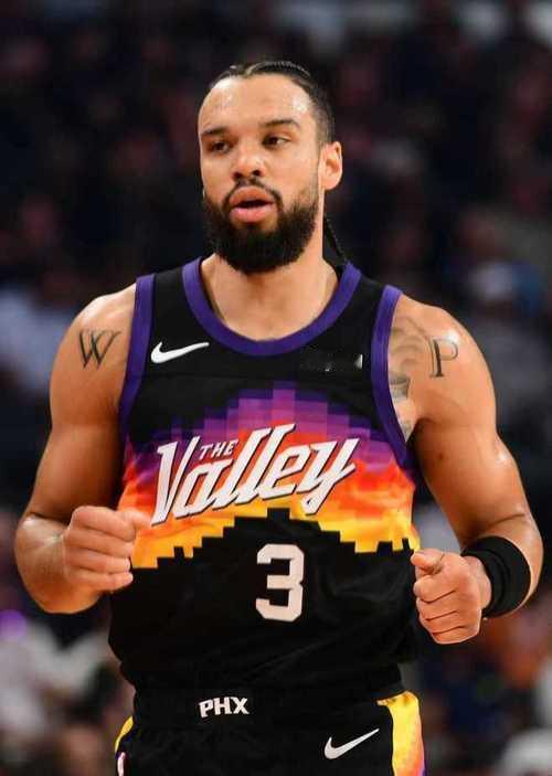 狄龙是太阳本赛季焕发生机的一个重要原因，布克明显比上赛季开心了，全队也不像上赛季