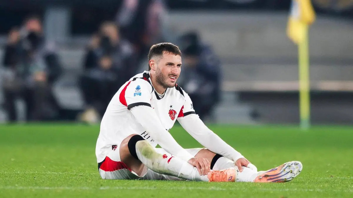 【“哥哥”抓紧手术，求你了】他是脚踝问题还是脑子问题——这是新闻发布会意大利记者