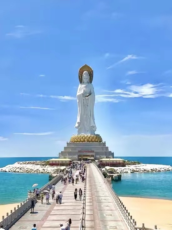 台风突然急拐弯又登陆玉环台风登陆是随机的，地球那么大，沿海城市那么多，短短两个月