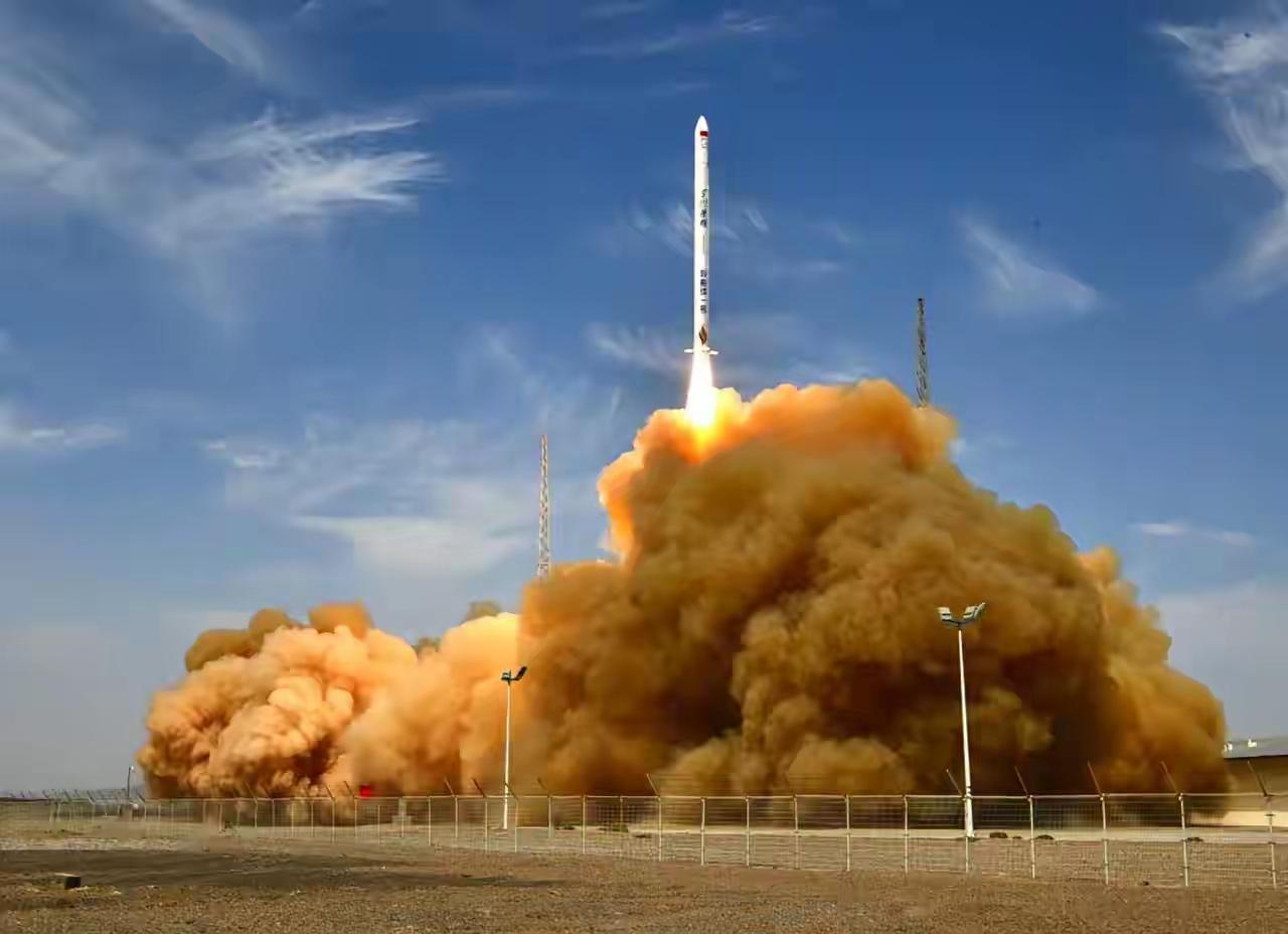 12月13，发生了一件大事这个事情在以前是非常重要的事情，可是朋友圈和热搜榜上