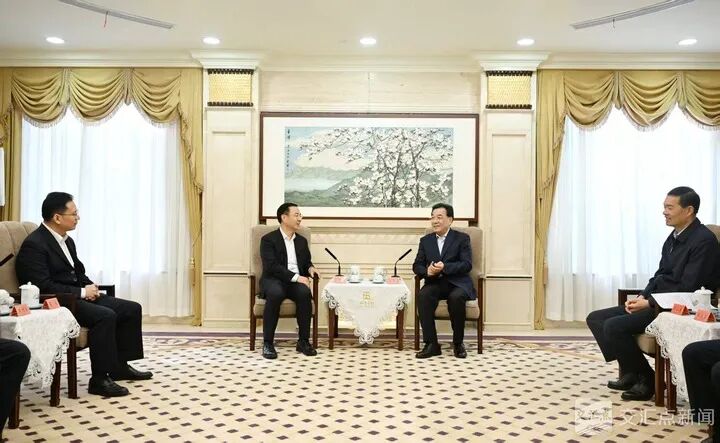 信长星刘小涛与国家数据局局长刘烈宏举行工作会谈