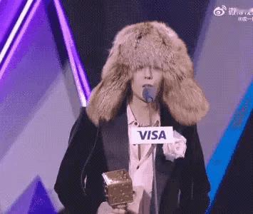 权志龙获MAMA年度艺人奖权志龙赢麻了，一举拿下2025年MAMA年度艺人奖和最