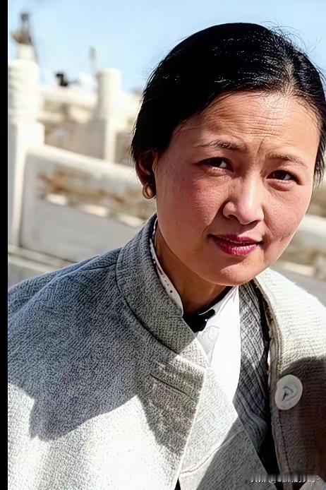 王铎：林徽因晚年素颜照，美人也老了。