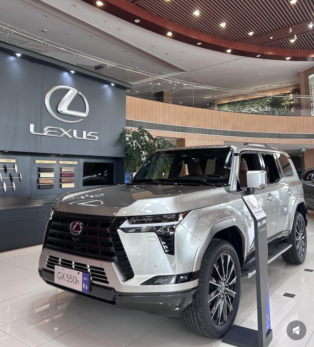 全新一代2025款兰德酷路泽（LC300）3.5T车型的性能配置，精准定义了“