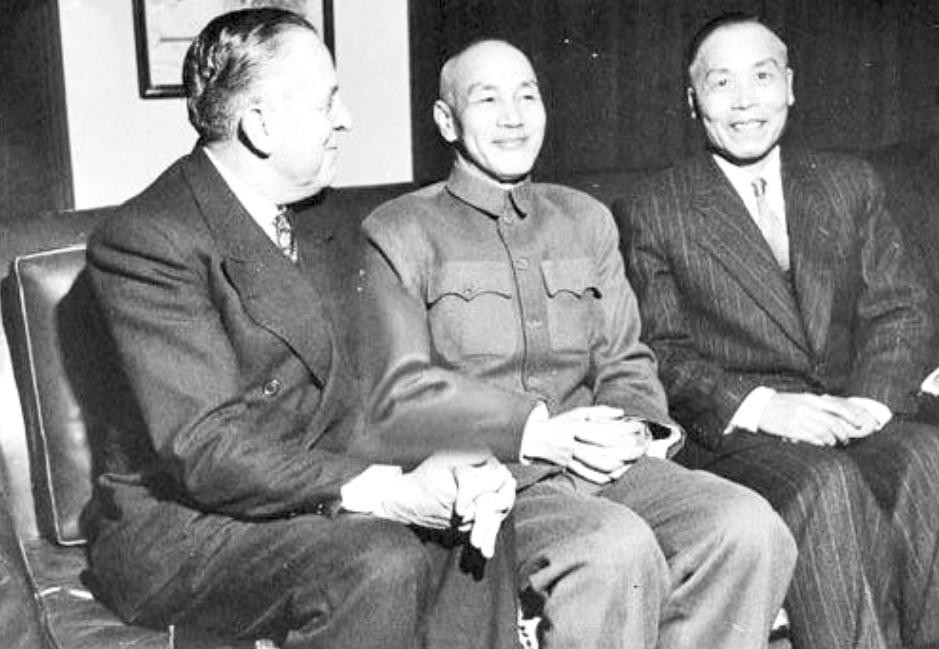 49年李宗仁拒不投降，想和毛主席平分天下，15年后落泪：是我的错“1949年