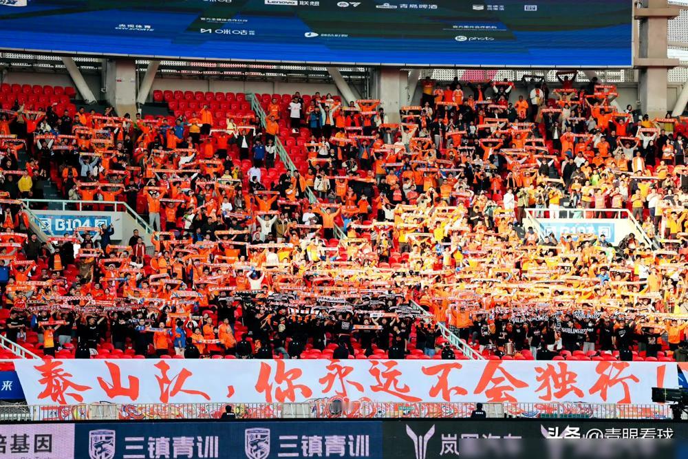 瓦科丢掉金靴，山东泰山因祸得福。因为北京国安夺得金靴的下个赛季，山东泰山必拿中超