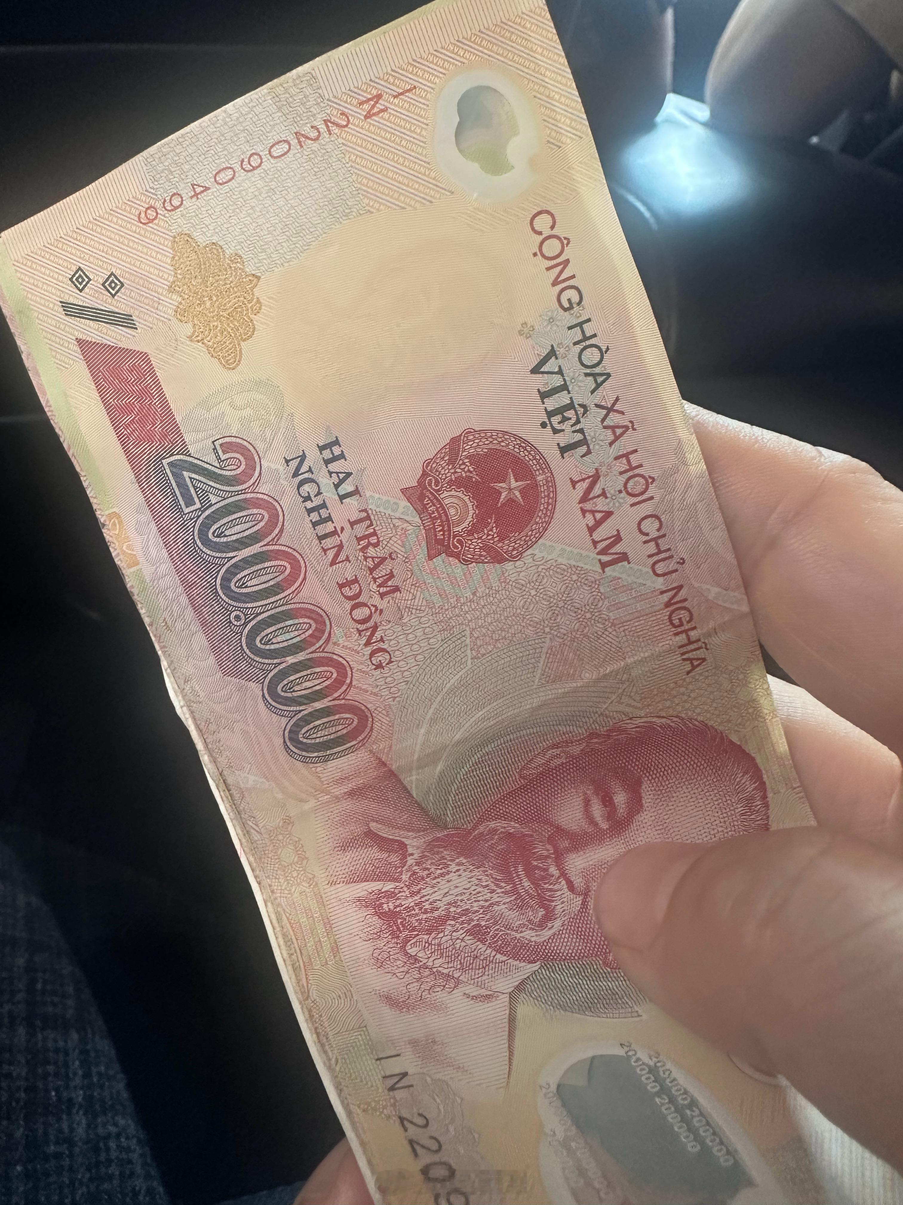 花钱如流水，晚饭花我一百多万。