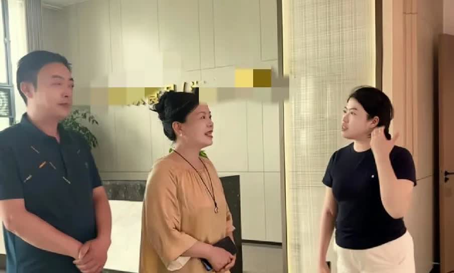 三三会上将惊现神秘证人，这个人的出现直戳老许的心窝。有主播爆料，三三会