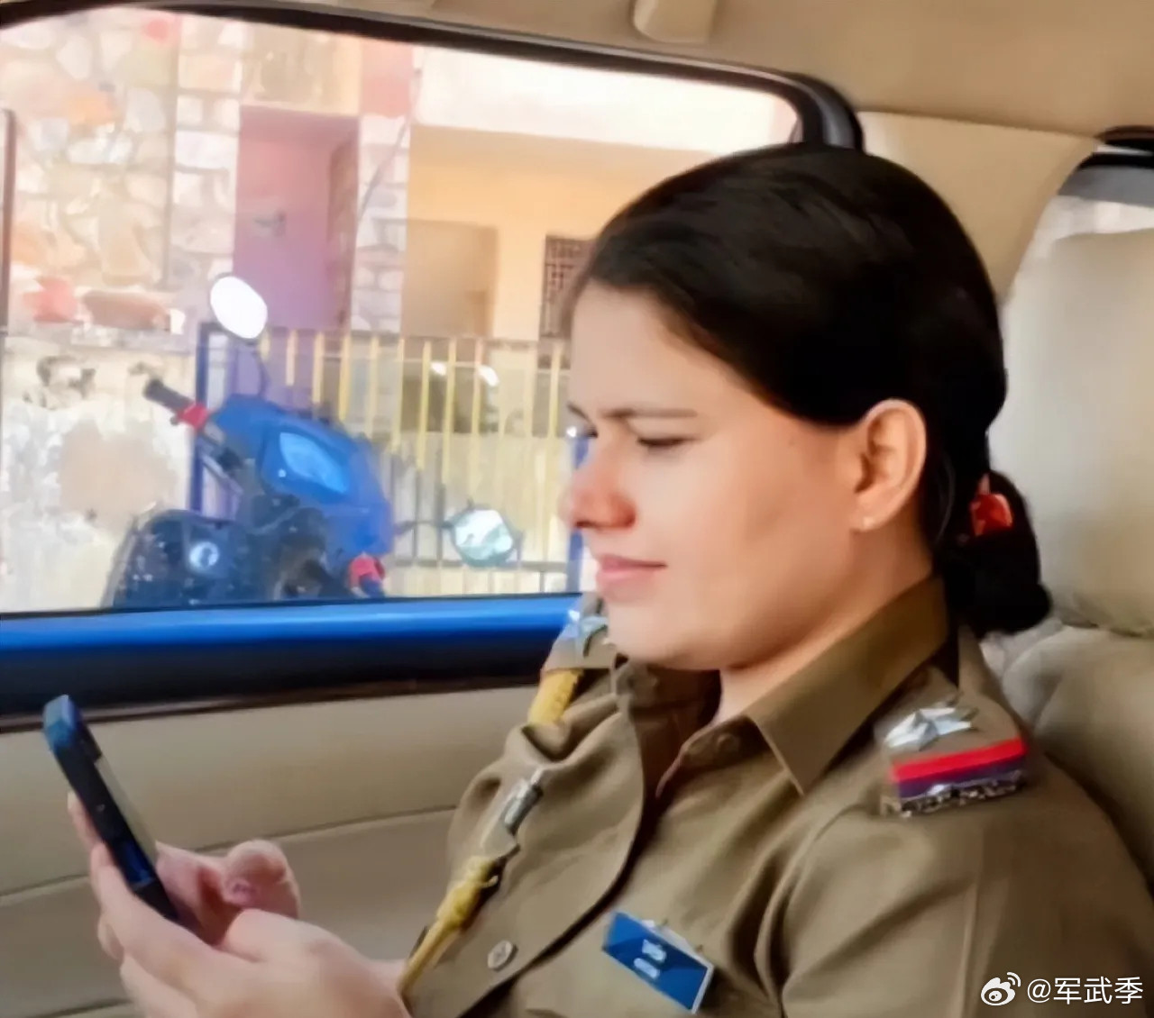 印度媒体-从莫娜到“穆丽警官”：一场荒诞骗局撕开印度警察系统的遮羞布她叫莫娜·
