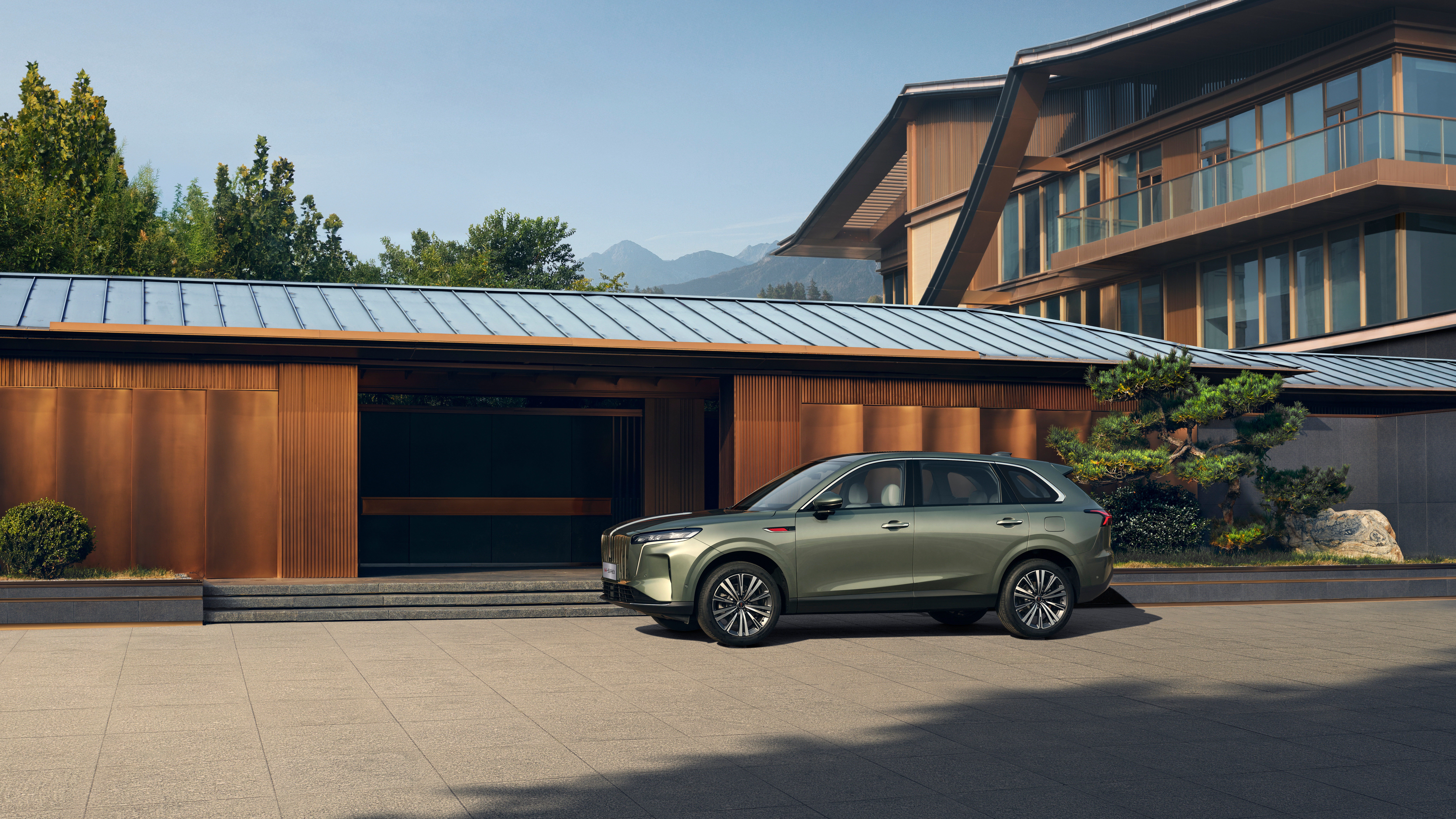 对于周末必遛娃的二胎家庭，强烈建议在换车时把红旗HS6换车焊死在购车选择里，这波